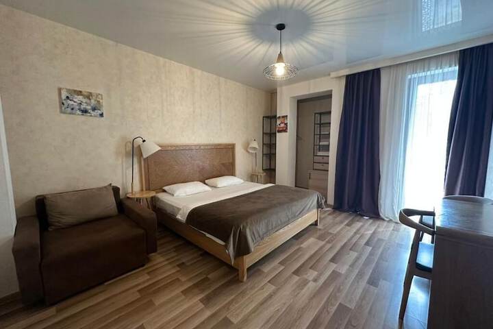 Room 4 of 17
