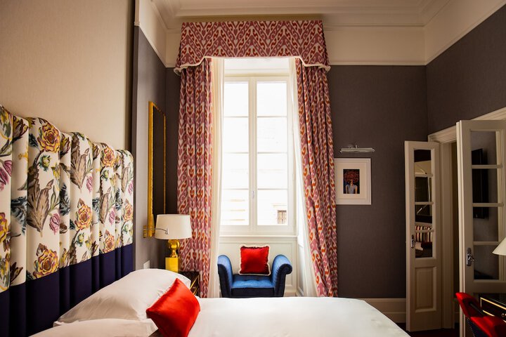 Room 13 of 106