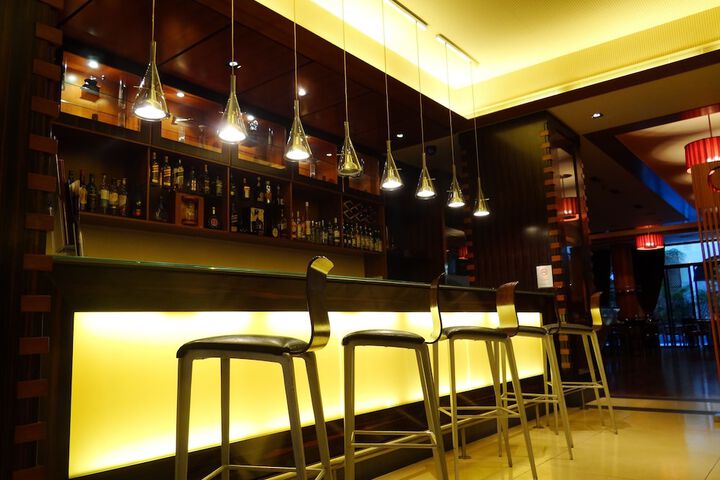 Lounge 41 of 50