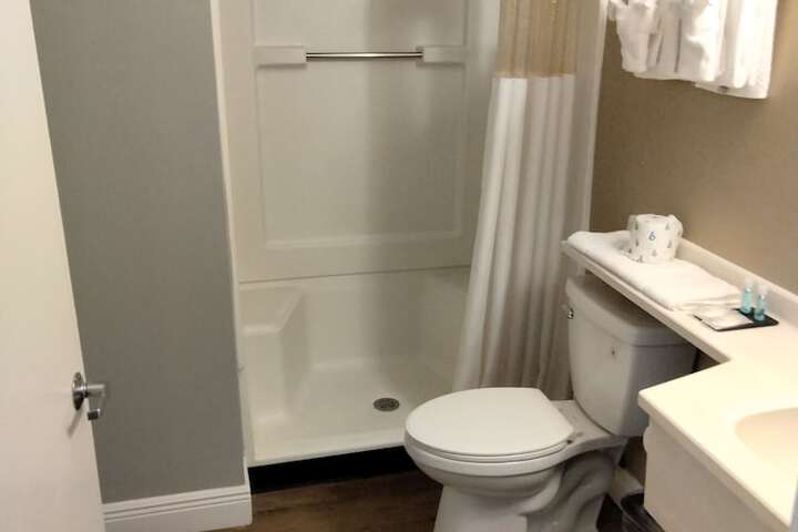 1 Queen Bed Efficiency (4 of 17)