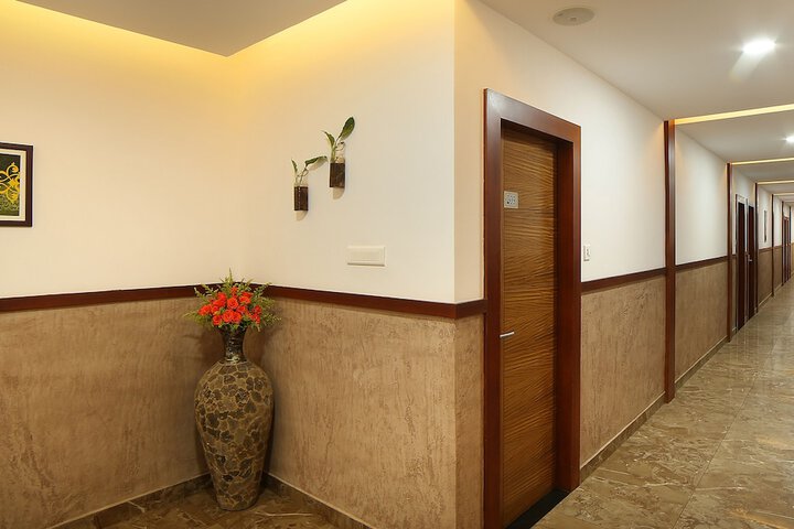 Ballroom/Hall 46 of 53