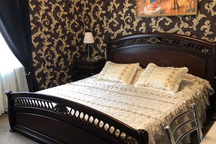 Room 13 of 38