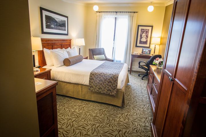 Room 27 of 140