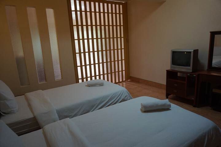 Room 6 of 53