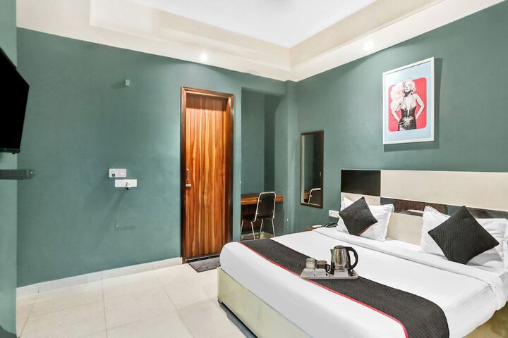 Room 3 of 18