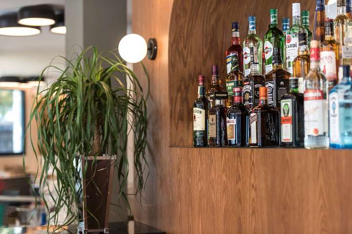 Lounge 60 of 67