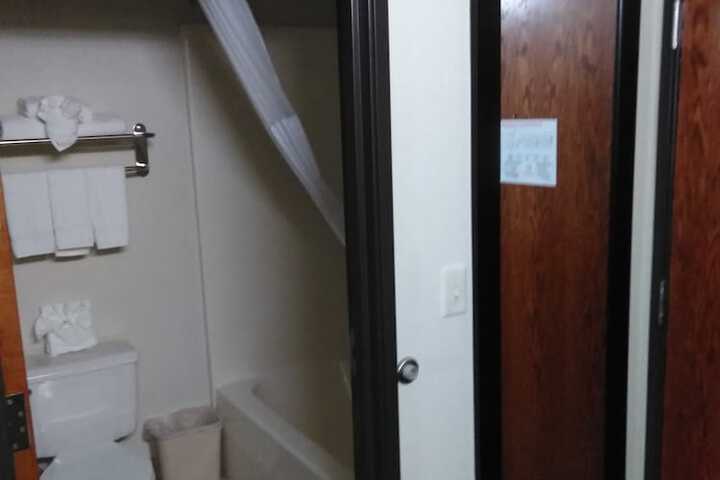 Room 28 of 52