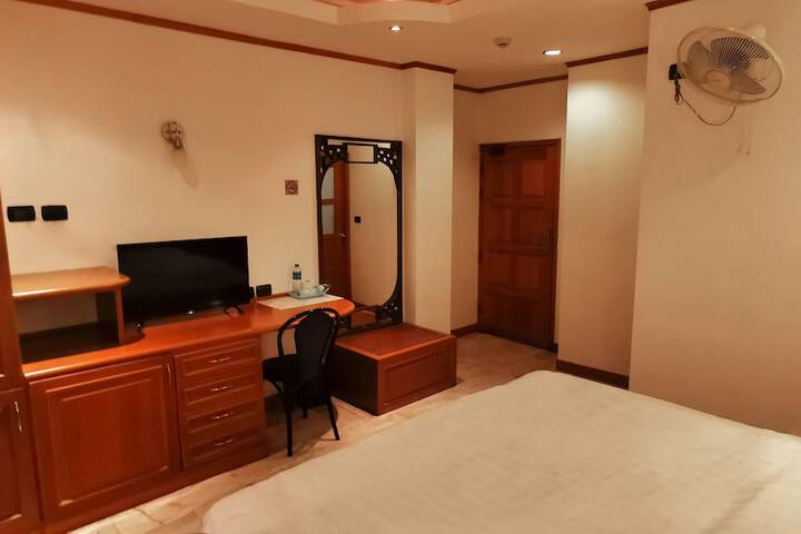 Room 11 of 49