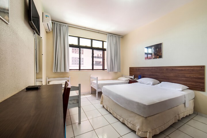 Room 18 of 32