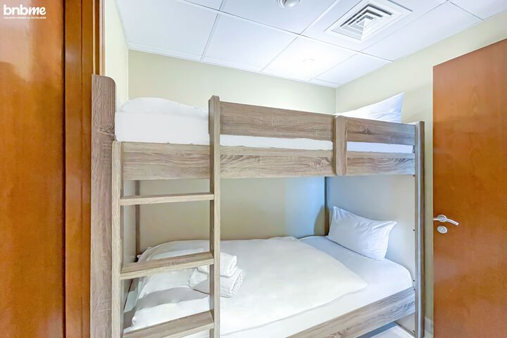 Room 6 of 7