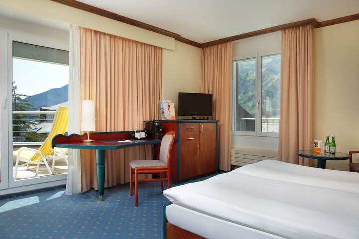 Room 6 of 72