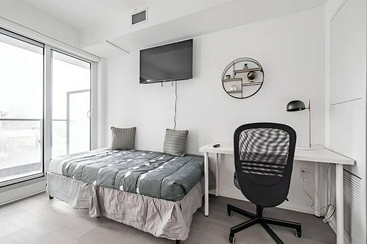 Room 163 of 319