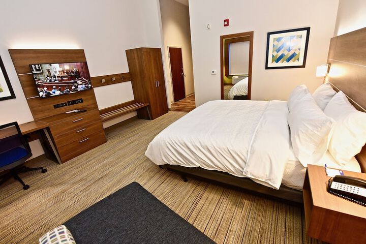 Room 11 of 45