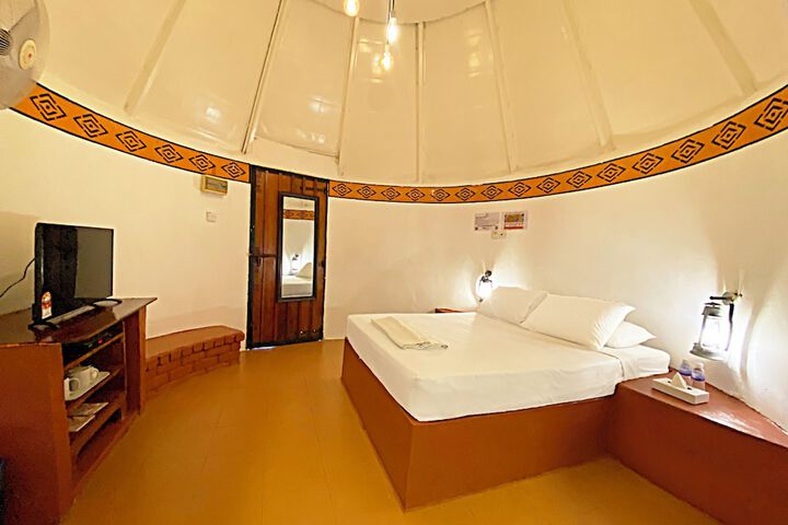 Room 13 of 42