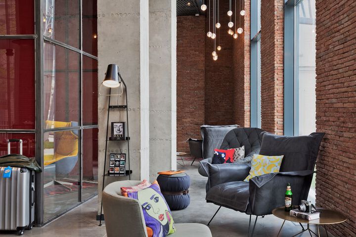 Guest Lobby