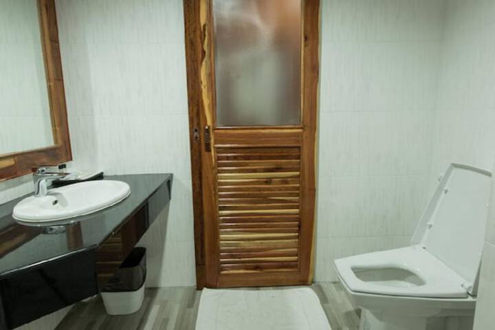 Room 25 of 48