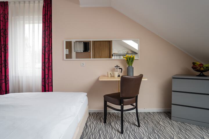 Room 7 of 61