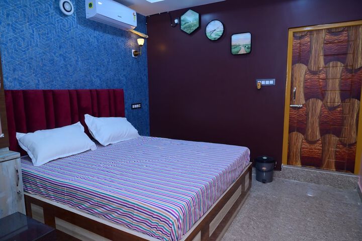Room 11 of 31