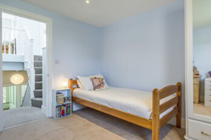 Room 20 of 38