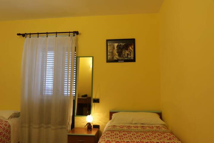 Room 9 of 63