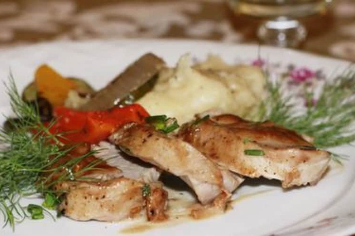 Dining 44 of 58