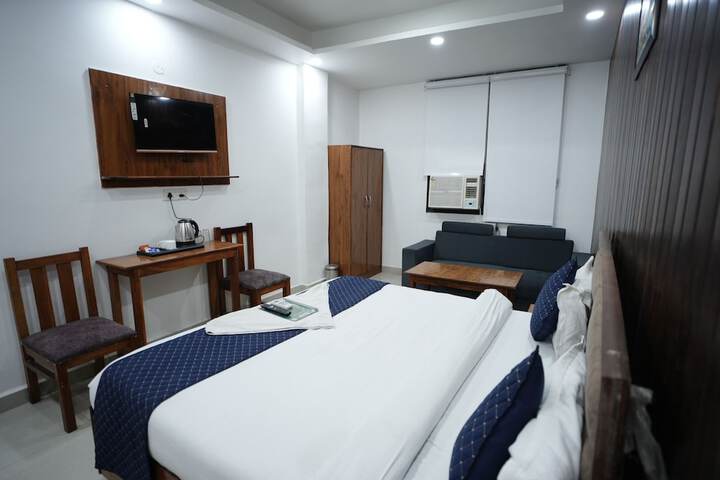 Room 27 of 72