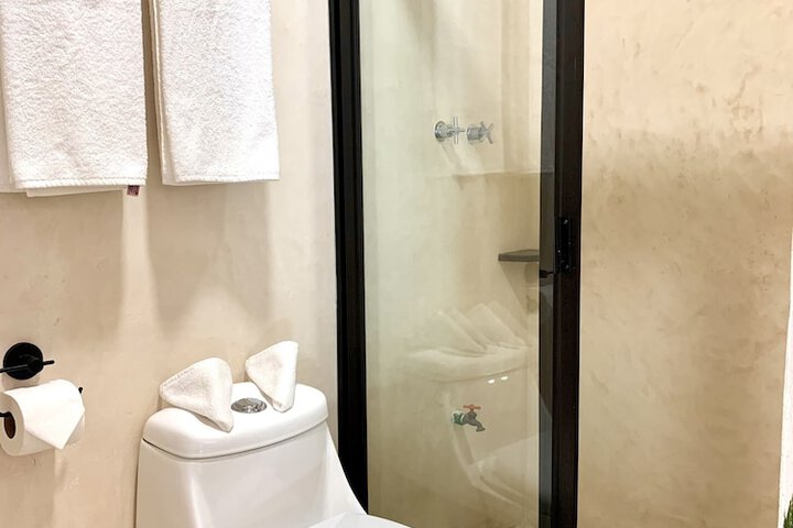 Room 9 of 12