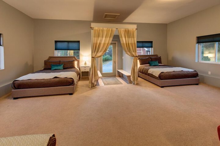 Room 8 of 35