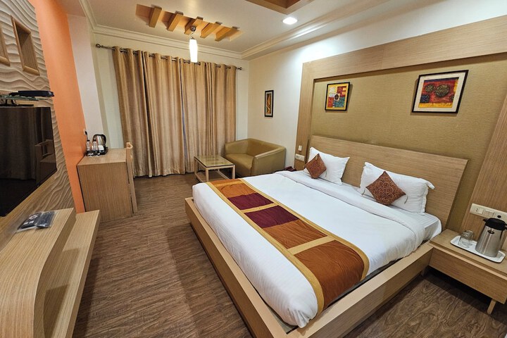 Room 3 of 23
