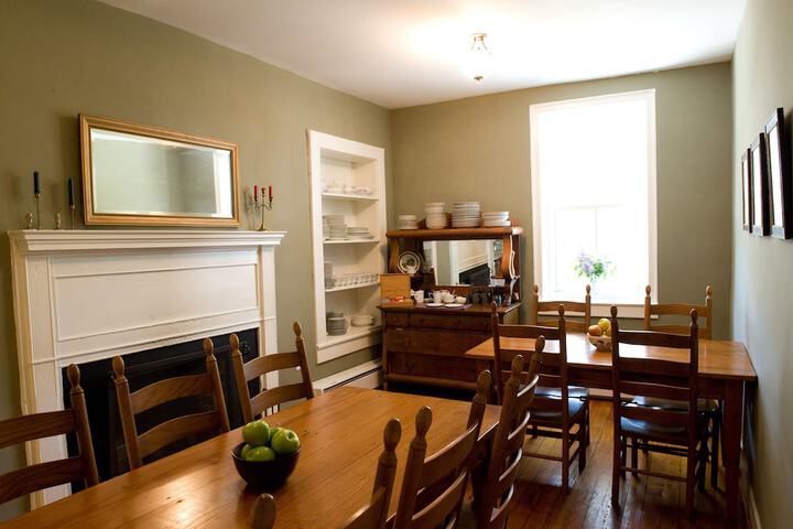 Breakfast/Coffee Service 30 of 37