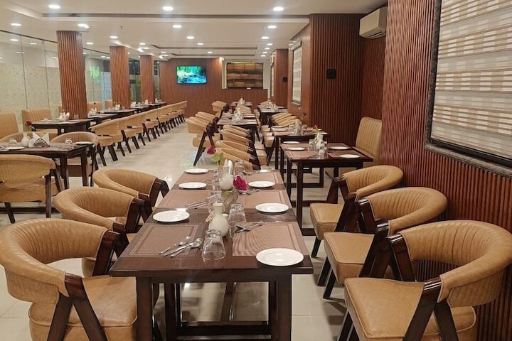 Dining 12 of 23