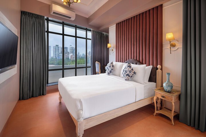 Room 9 of 53
