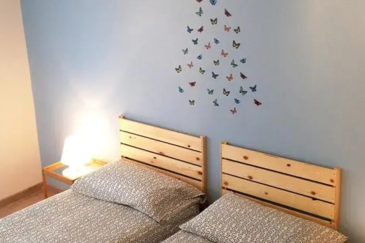 Room 2 of 9