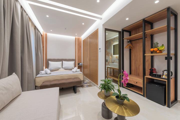 Room 15 of 42