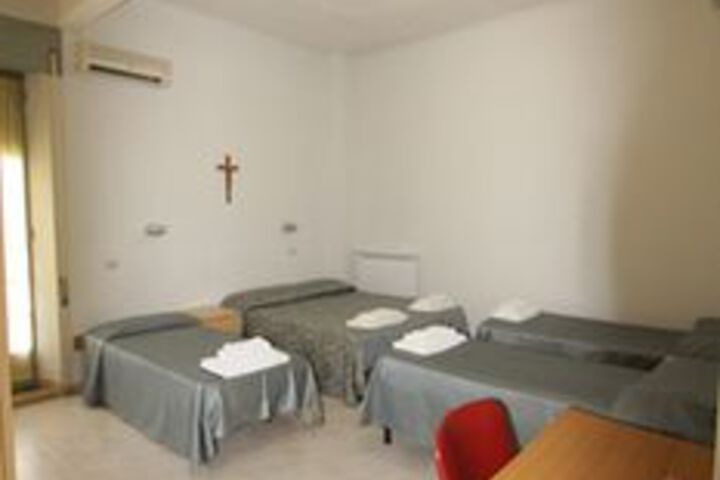 Room 16 of 40