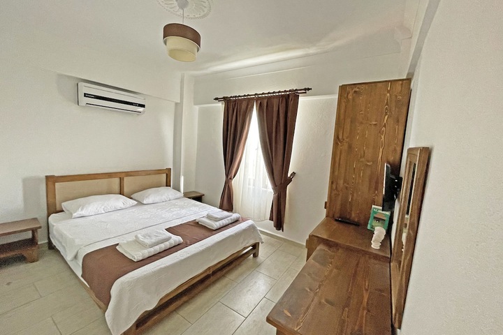 Room 4 of 43