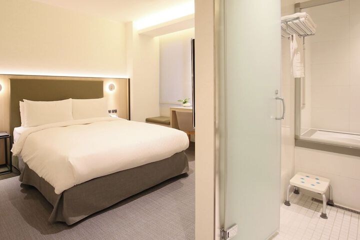 Room 37 of 105