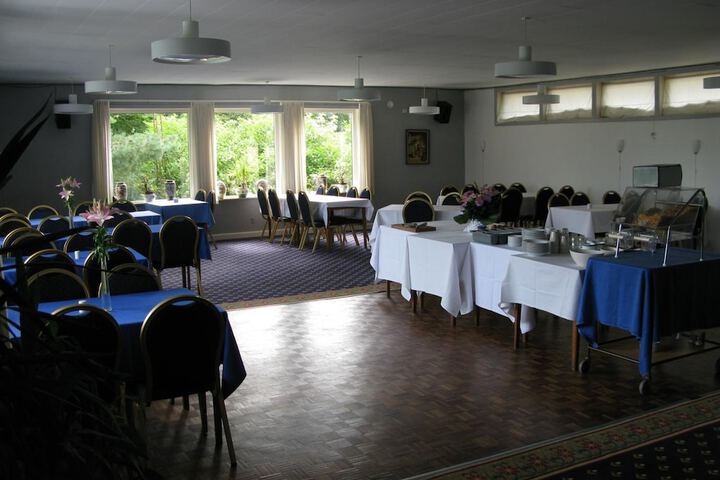 Dining 23 of 45