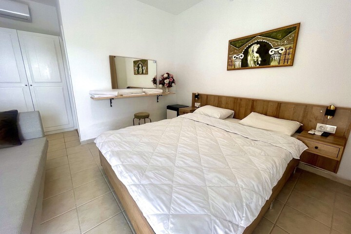 Room 6 of 40