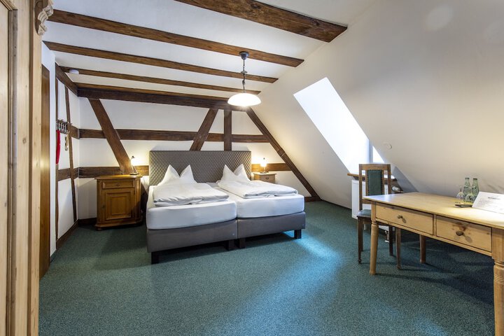 Room 7 of 38