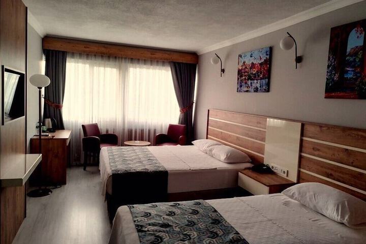 Room 16 of 33