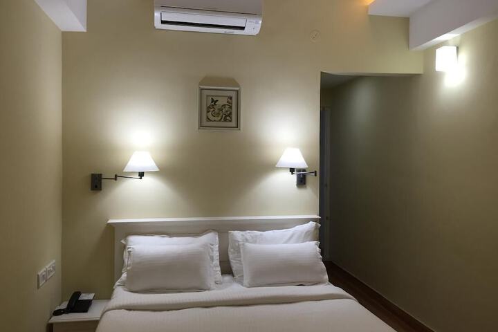 Room 12 of 86
