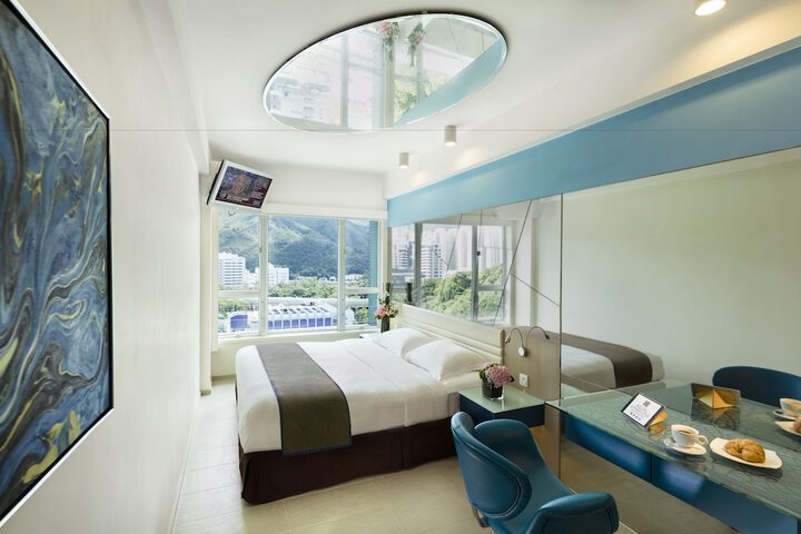 Room 3 of 106