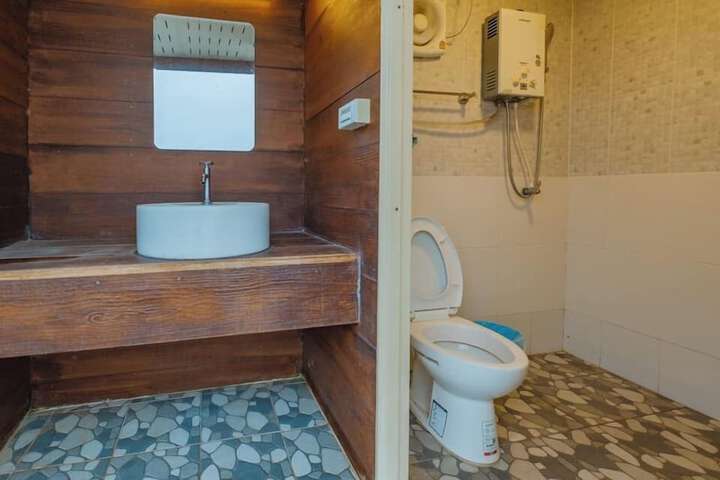 Room 47 of 105
