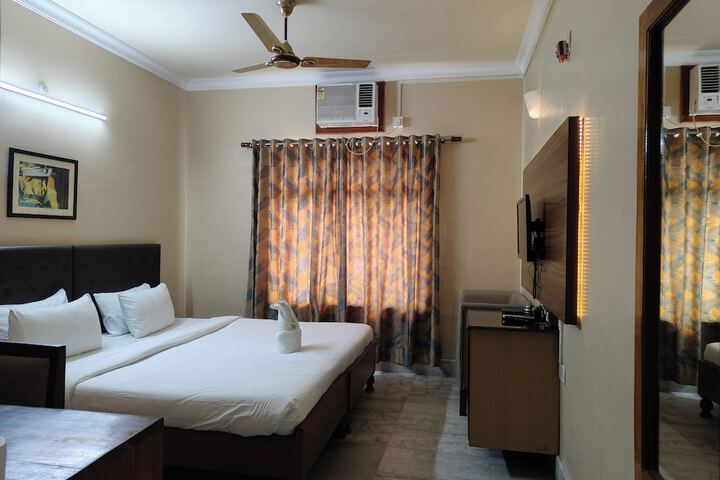 Room 5 of 23