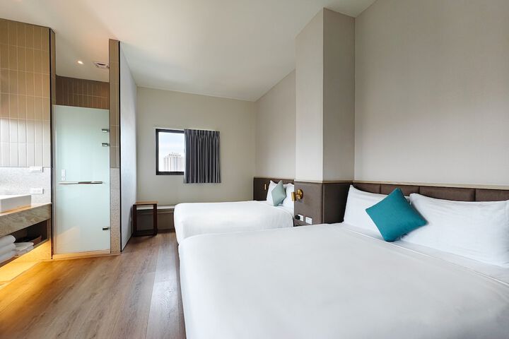 Room 16 of 22