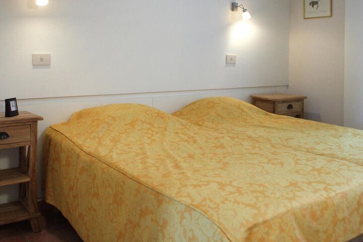 Room 8 of 60