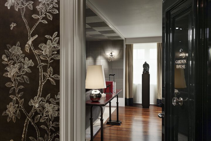 Room 52 of 137