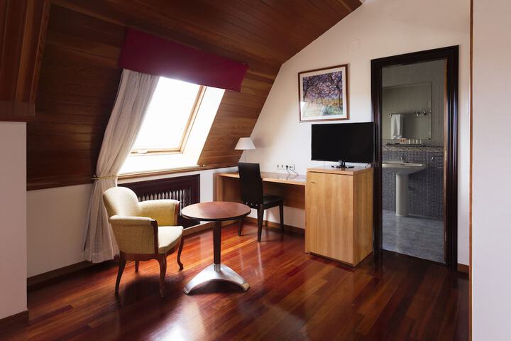 Room 32 of 58