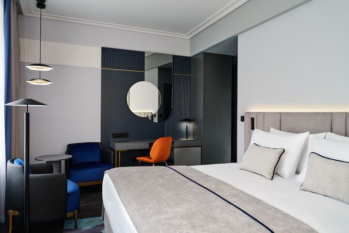 Room 4 of 26
